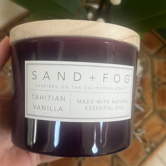 Tahitian Vanilla Scented Candle - Picture 13 of 16